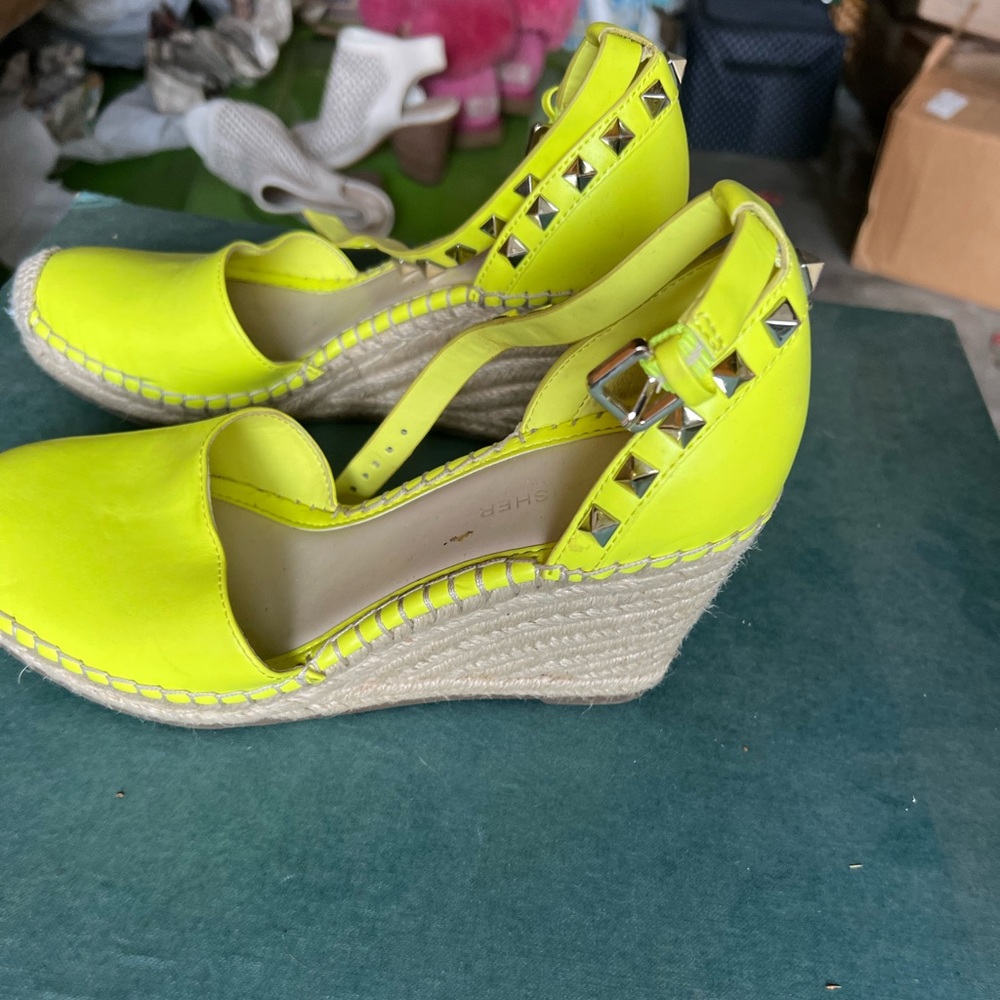 Hot yellow wedges with studs